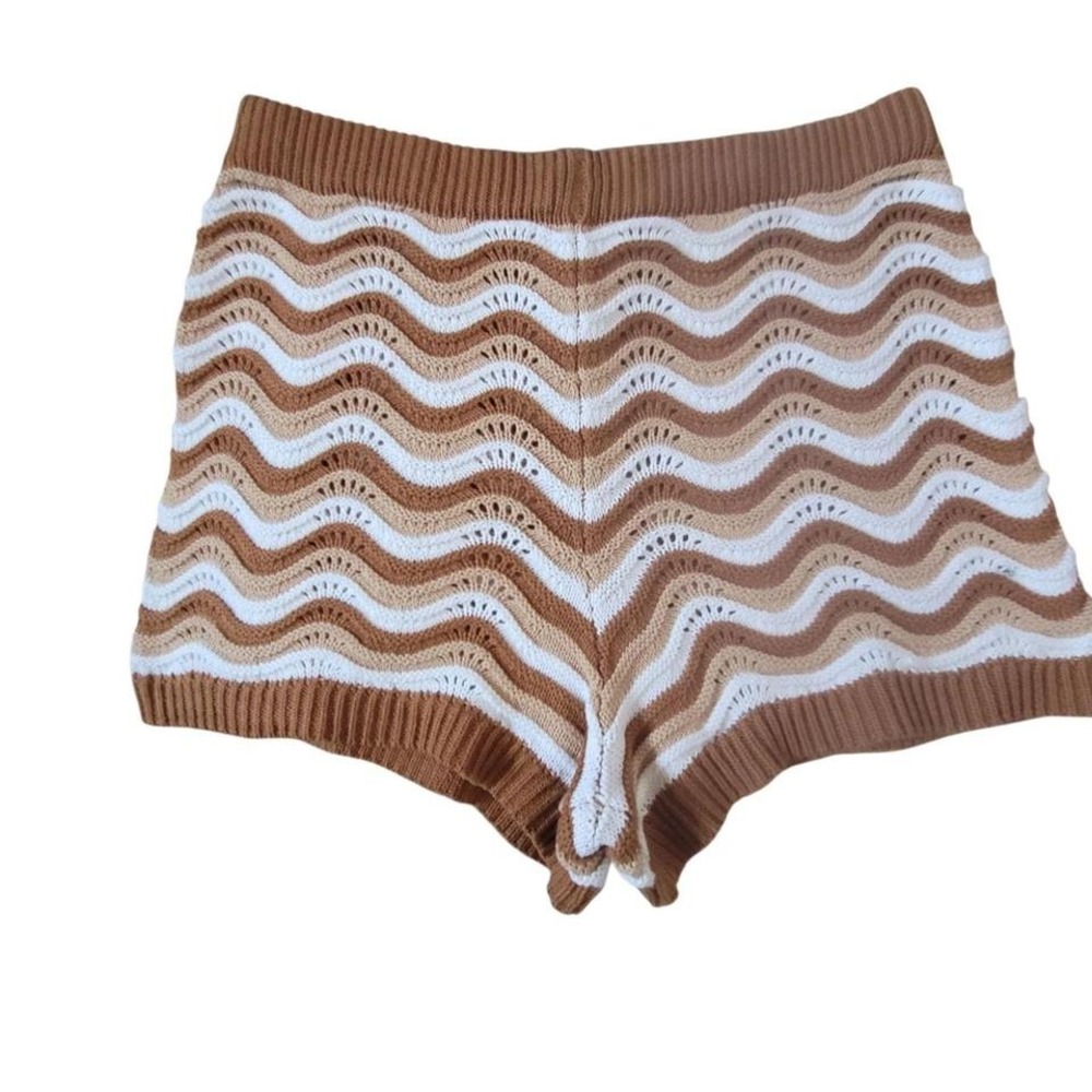 NO‎ Boundaries tan and white knit shorts